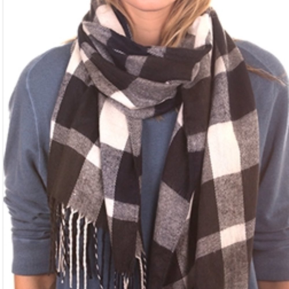Plush Ultra Soft Fleece Plaid Scarf NWOT